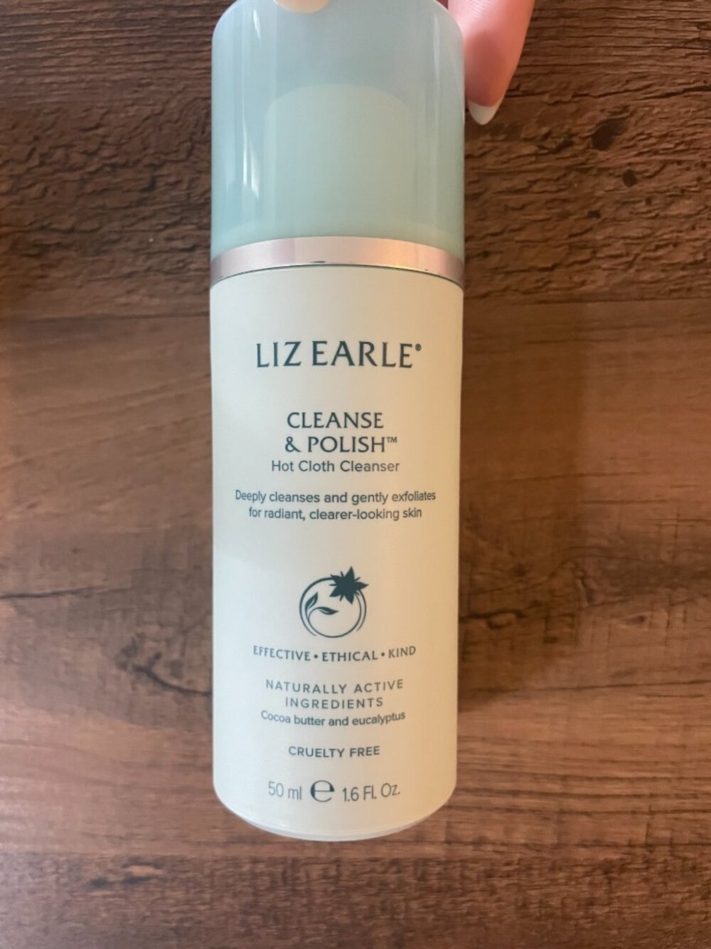 Liz Earle Cleanse & Polish - Hot Cloth Cleanser - Picture 2 of 3
